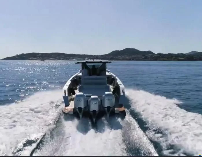 BoatPhoto.coverAlt