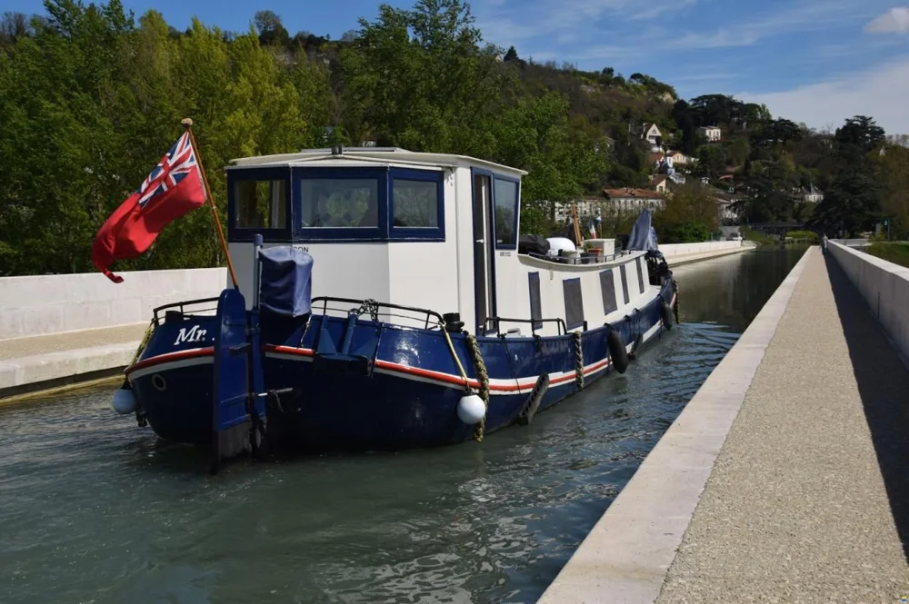 BoatPhoto.alt