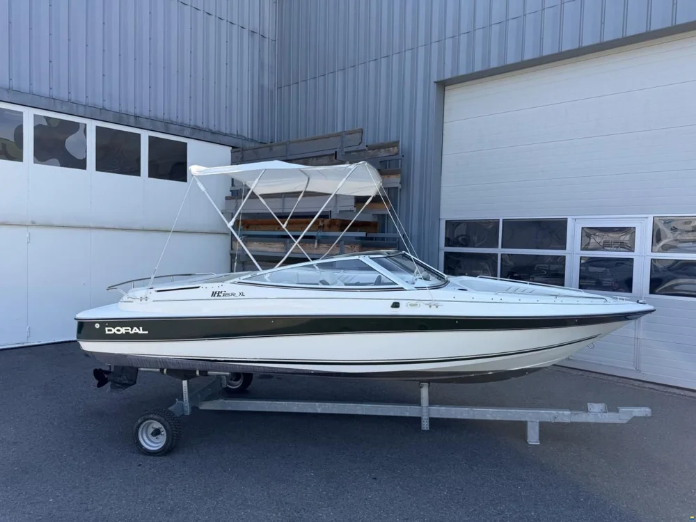 BoatPhoto.coverAlt