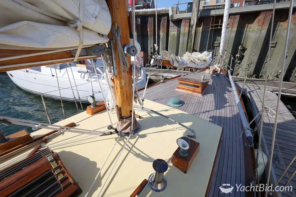 BoatPhoto.alt