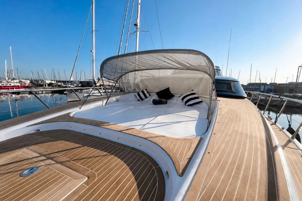 2001 Overmarine Mangusta 105 for sale in Valencia, Spain, photo 4 of 5