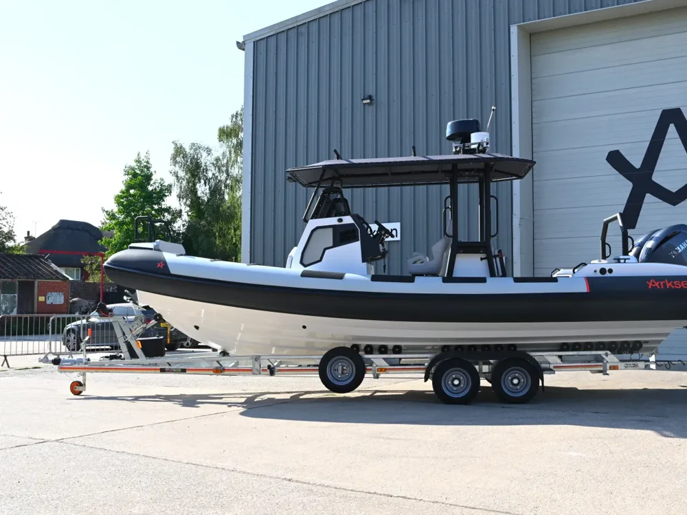 BoatPhoto.coverAlt