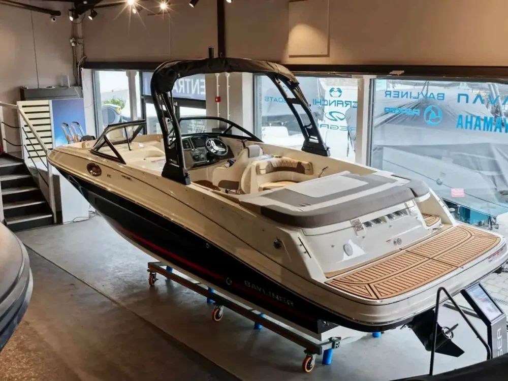 BoatPhoto.coverAlt