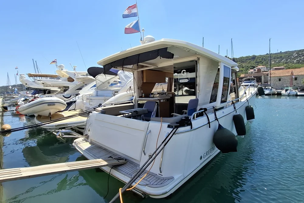 BoatPhoto.coverAlt