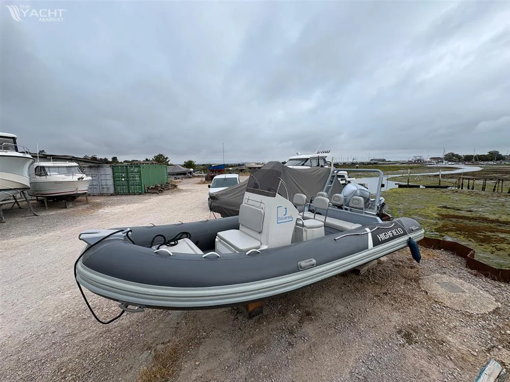 BoatPhoto.coverAlt