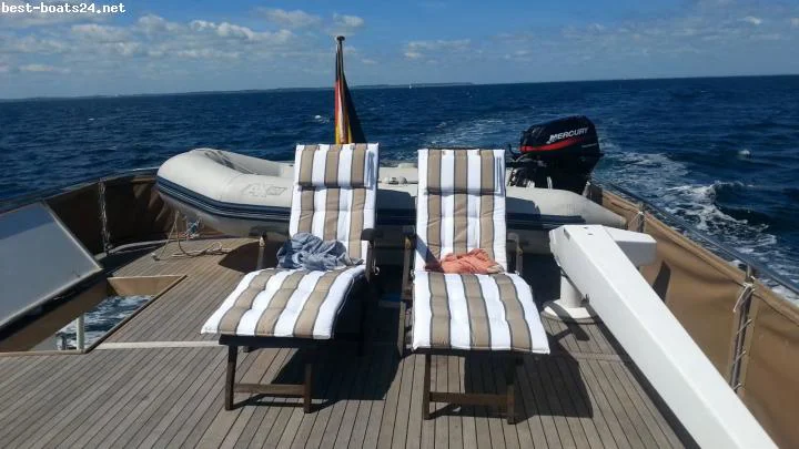 BoatPhoto.alt