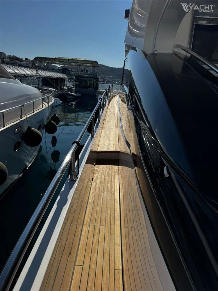 BoatPhoto.alt