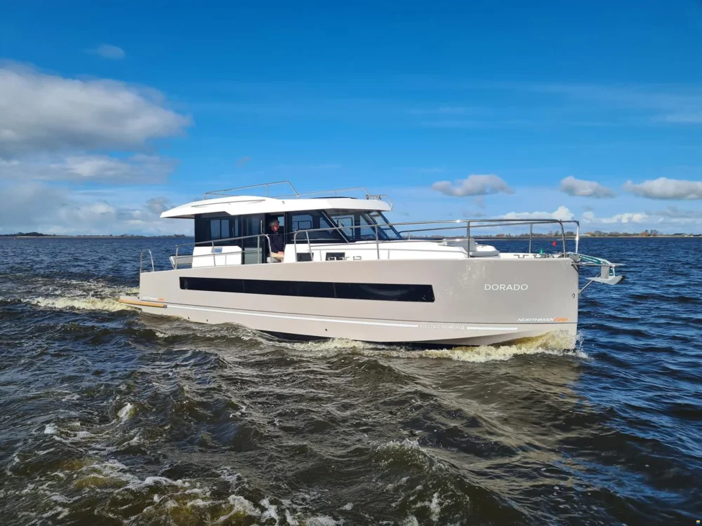 BoatPhoto.coverAlt