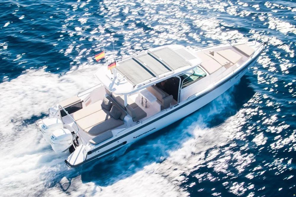 BoatPhoto.alt
