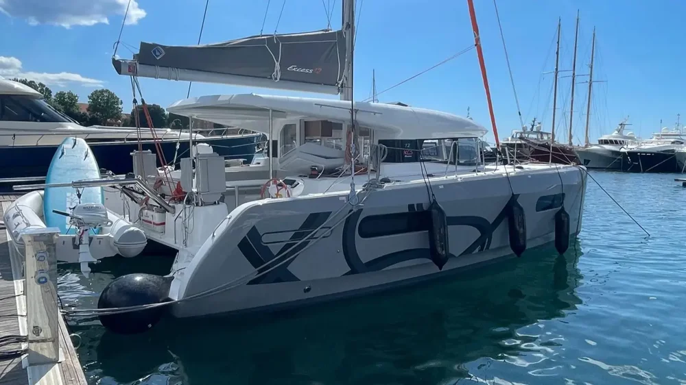BoatPhoto.coverAlt