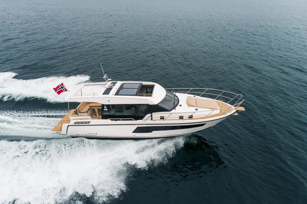 BoatPhoto.coverAlt
