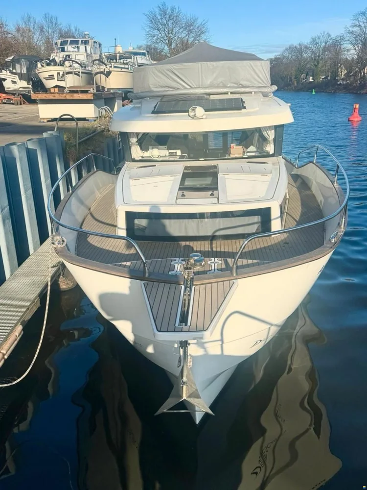 BoatPhoto.coverAlt