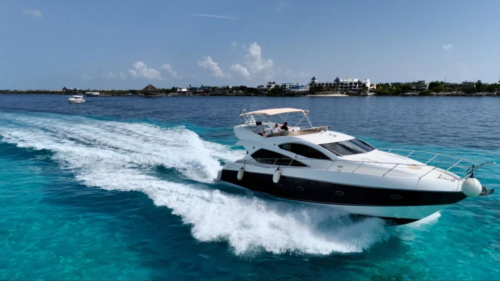 BoatPhoto.coverAlt