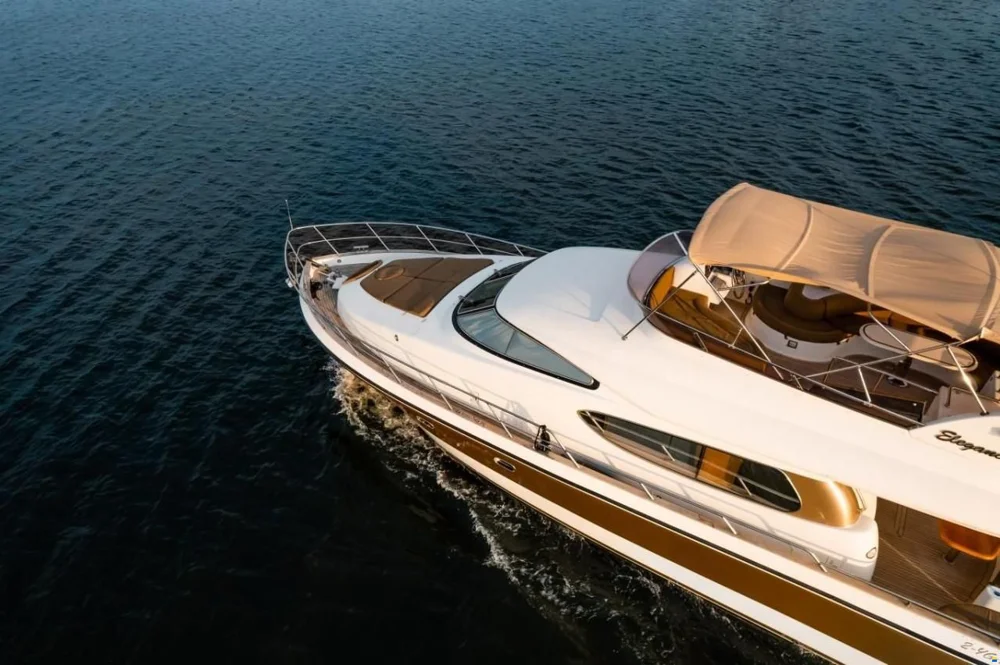 BoatPhoto.coverAlt