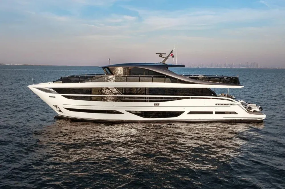 BoatPhoto.coverAlt