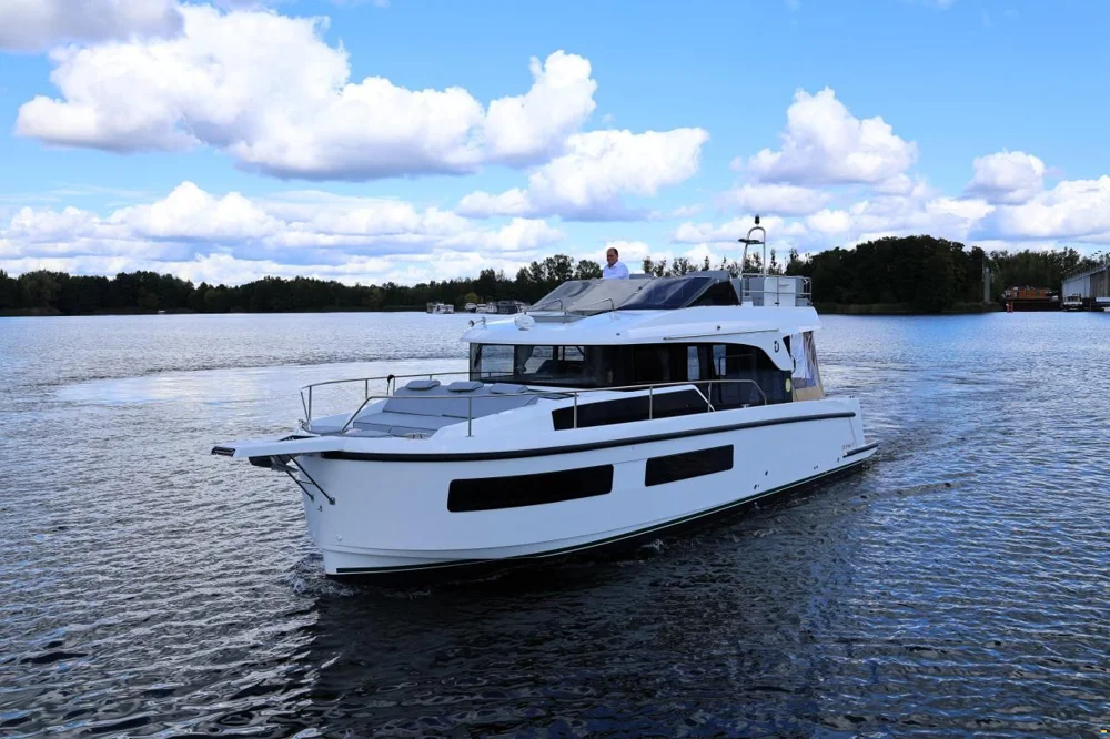 BoatPhoto.coverAlt