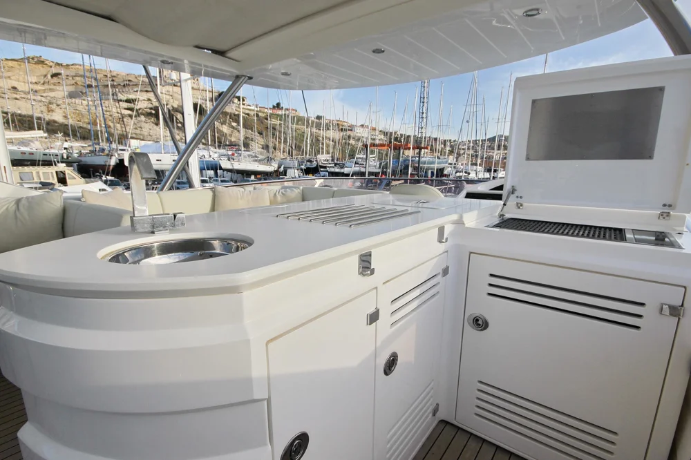 2015 SUNSEEKER 75 Yacht for sale in Marseille, France, photo 3 of 5