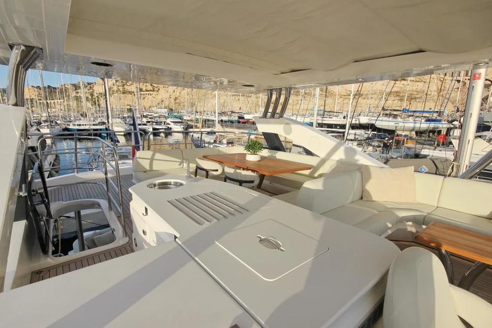 2015 SUNSEEKER 75 Yacht for sale in Marseille, France, photo 4 of 5