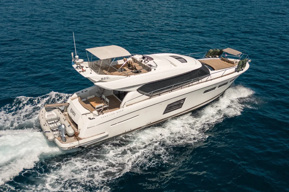 BoatPhoto.coverAlt