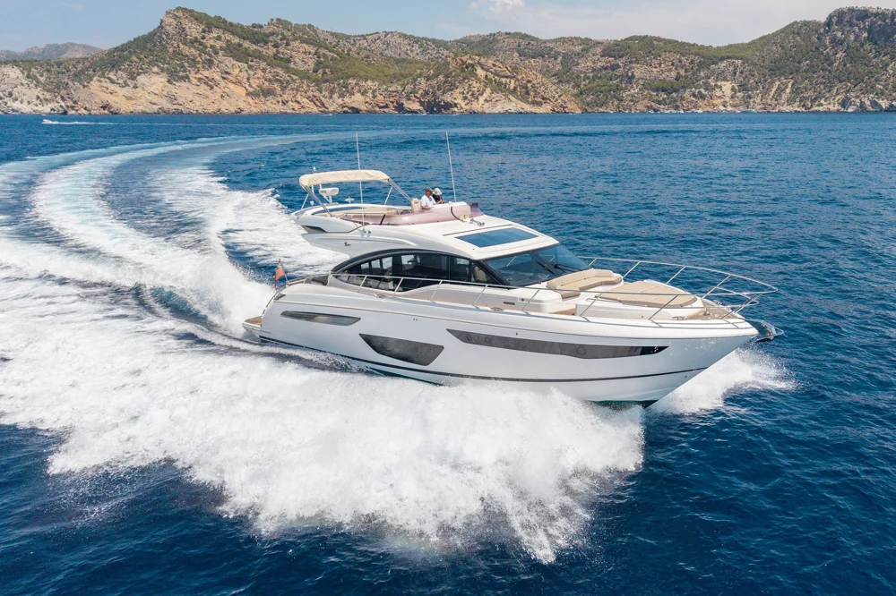 BoatPhoto.coverAlt
