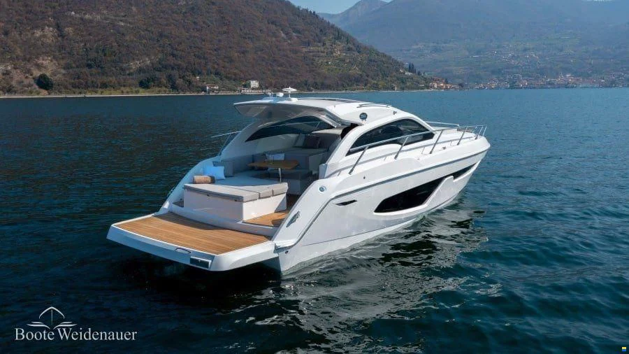BoatPhoto.coverAlt