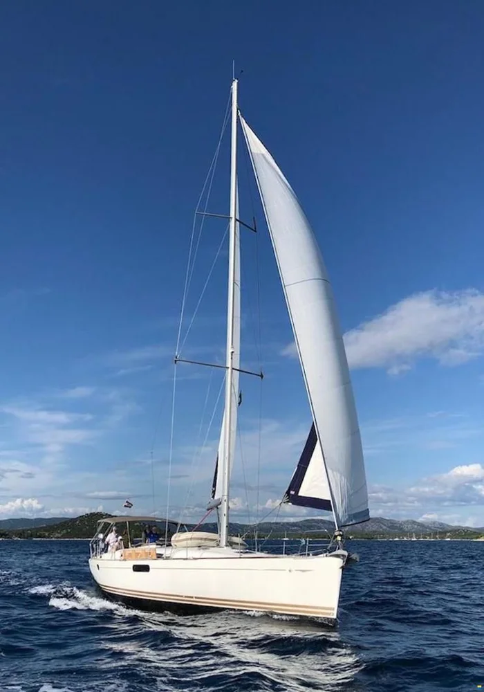 BoatPhoto.coverAlt