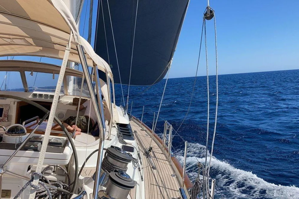 2004 Oyster Yachts 82 for sale in Genoa, Italy, photo 3 of 5