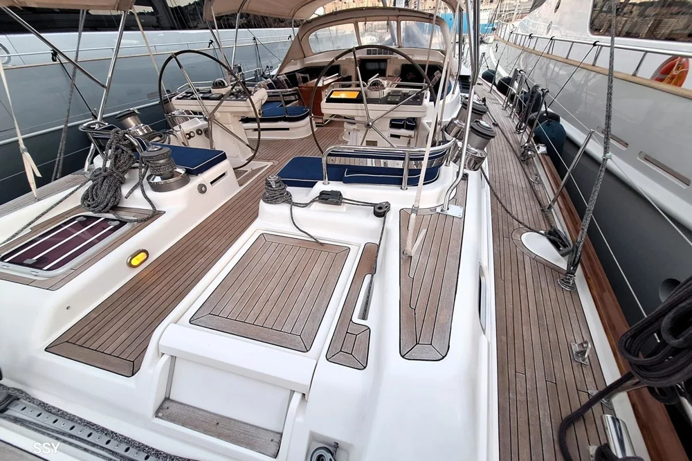 2004 Oyster Yachts 82 for sale in Genoa, Italy, photo 5 of 5