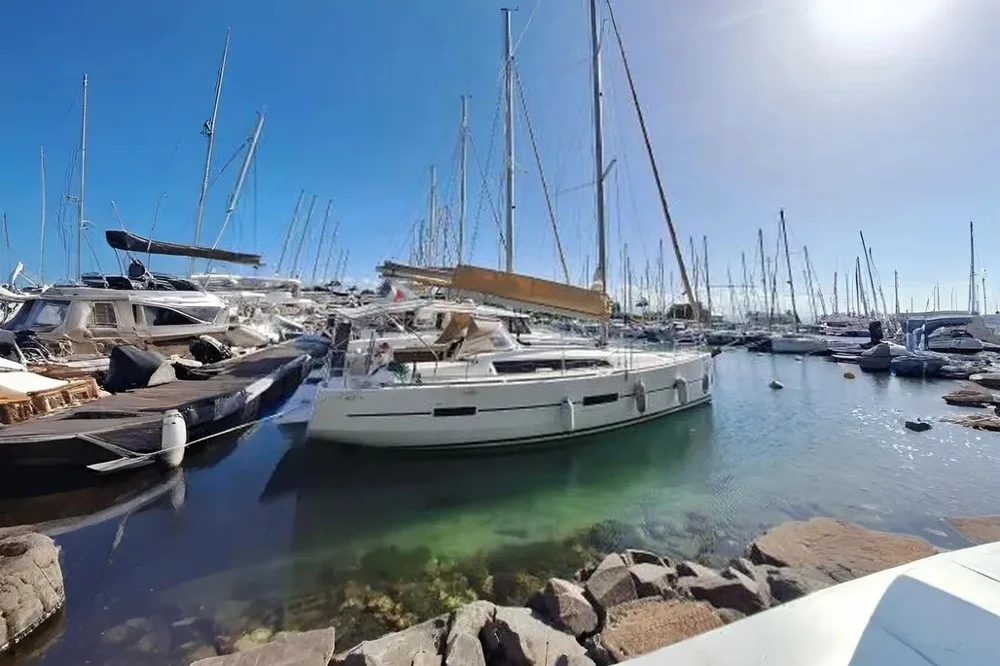 BoatPhoto.coverAlt
