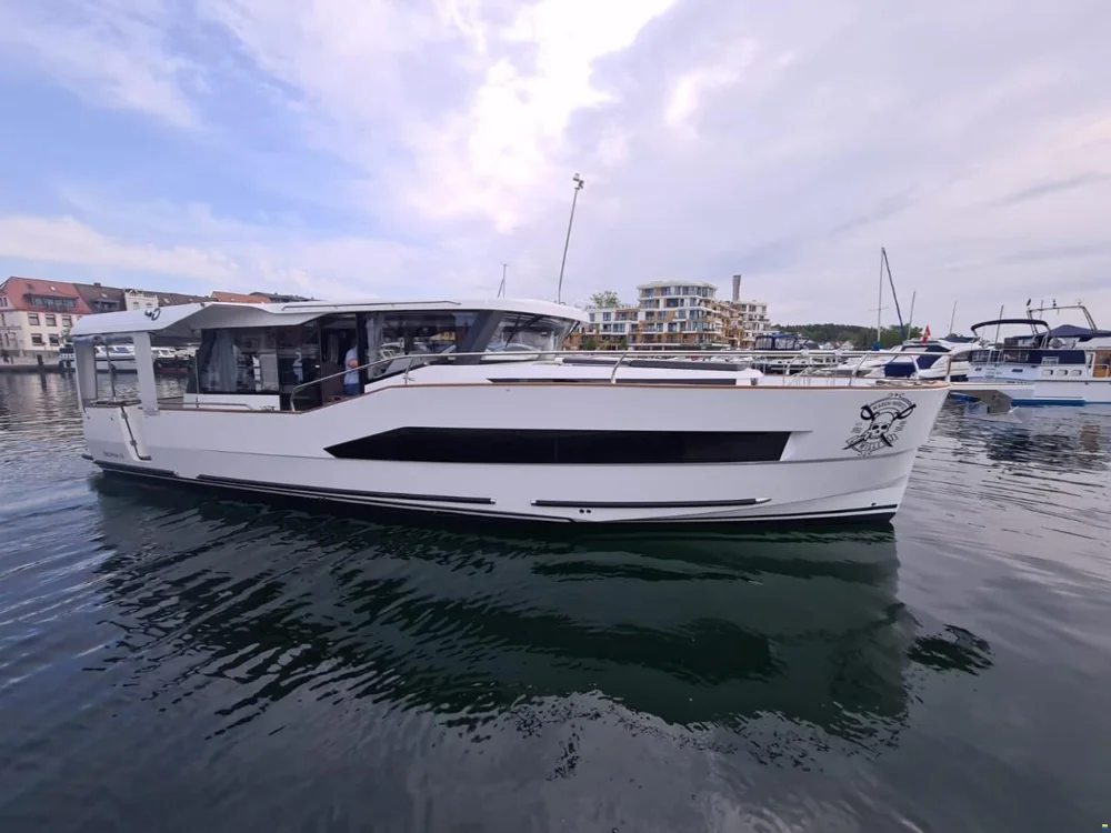 BoatPhoto.coverAlt