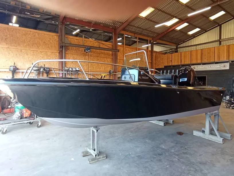 BoatPhoto.coverAlt
