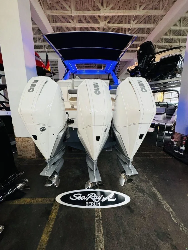 2022 Sea Ray 320 Sundancer 750 PS for sale in Berlin, Germany, photo 5 of 9