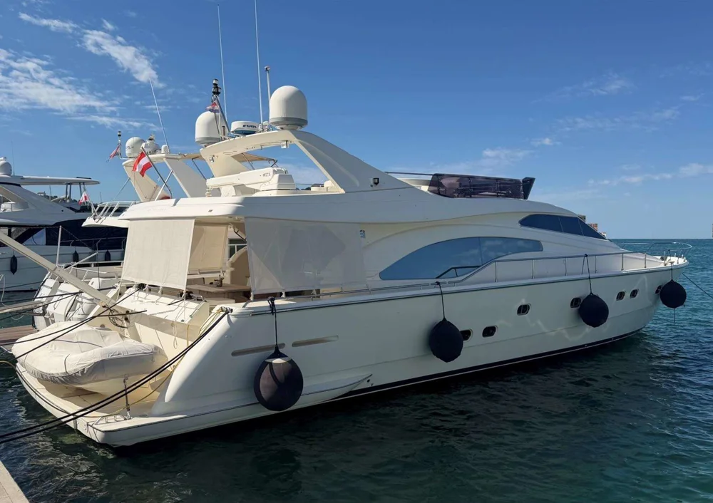 BoatPhoto.coverAlt