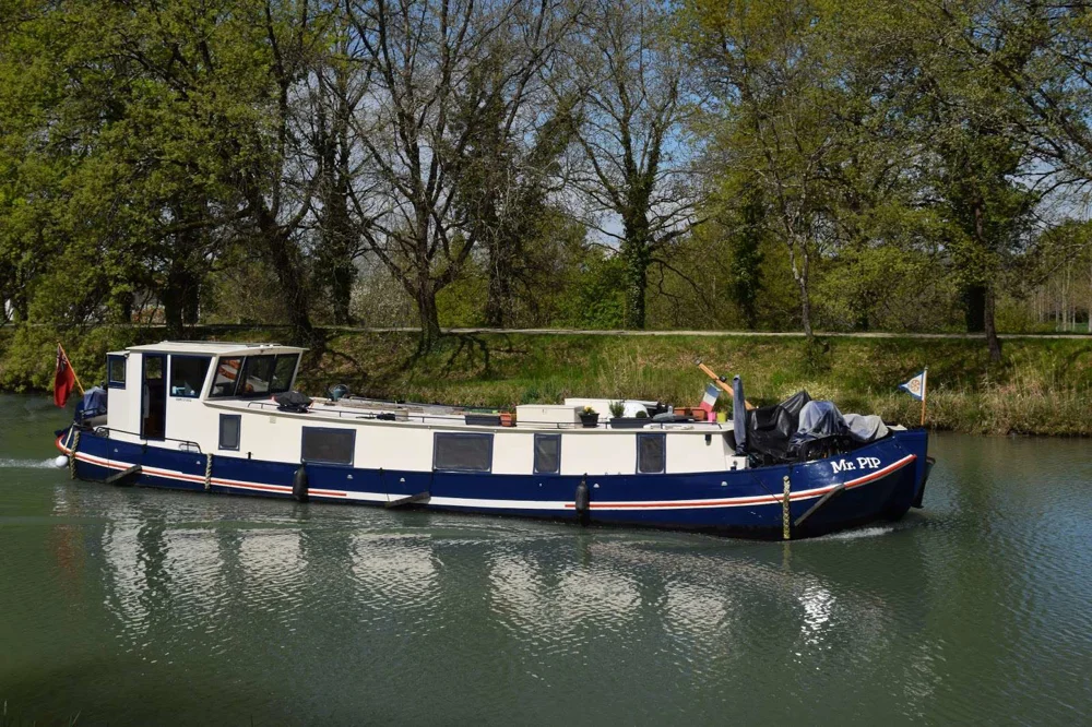 BoatPhoto.alt
