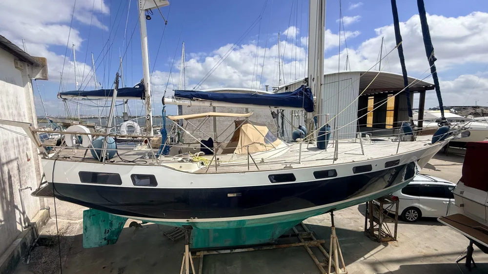 BoatPhoto.coverAlt