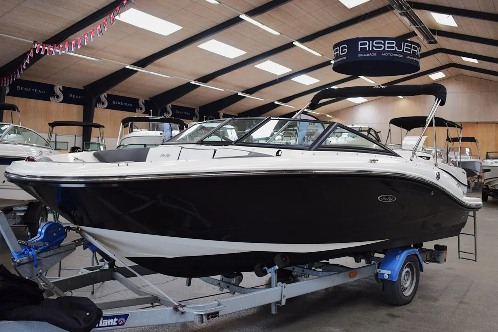 BoatPhoto.coverAlt