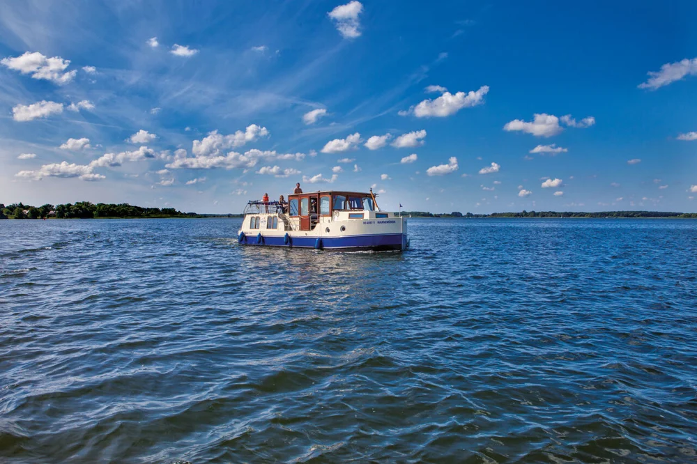 BoatPhoto.coverAlt