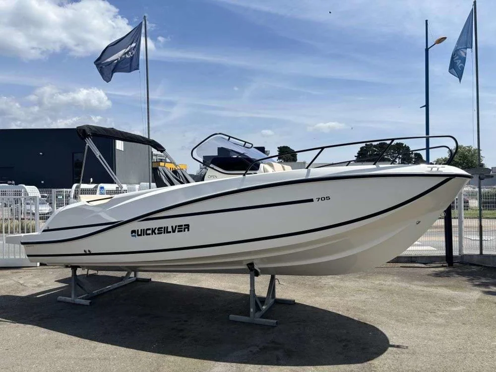 BoatPhoto.coverAlt