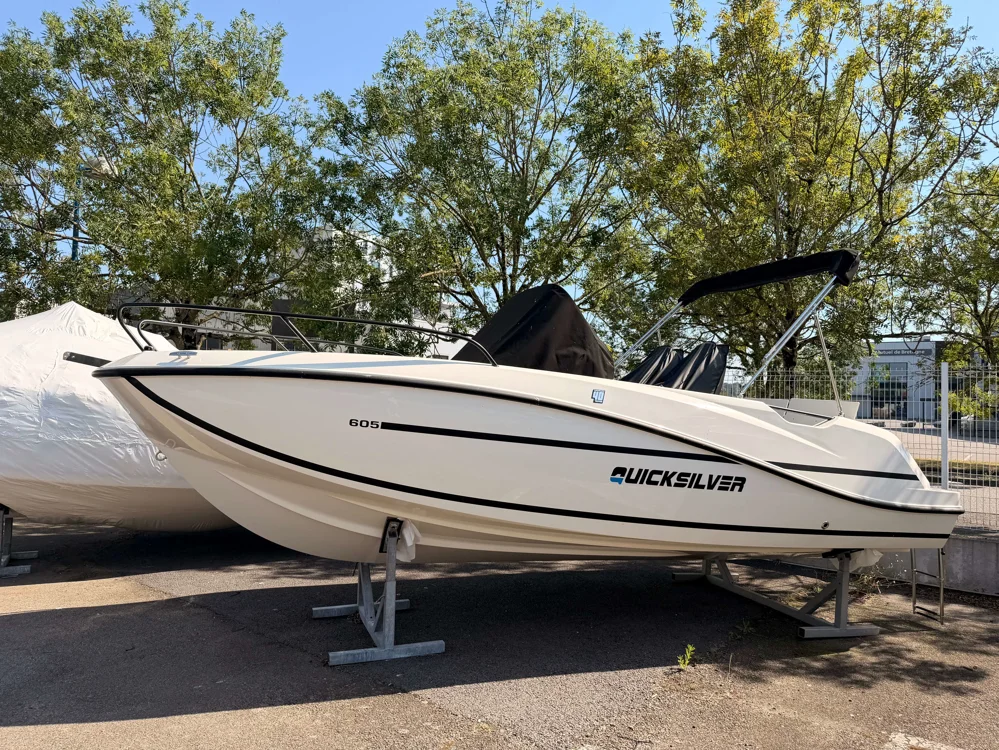 BoatPhoto.coverAlt