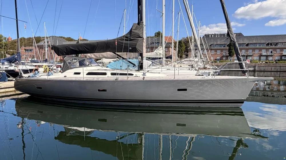 BoatPhoto.coverAlt