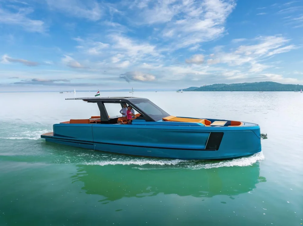 BoatPhoto.coverAlt