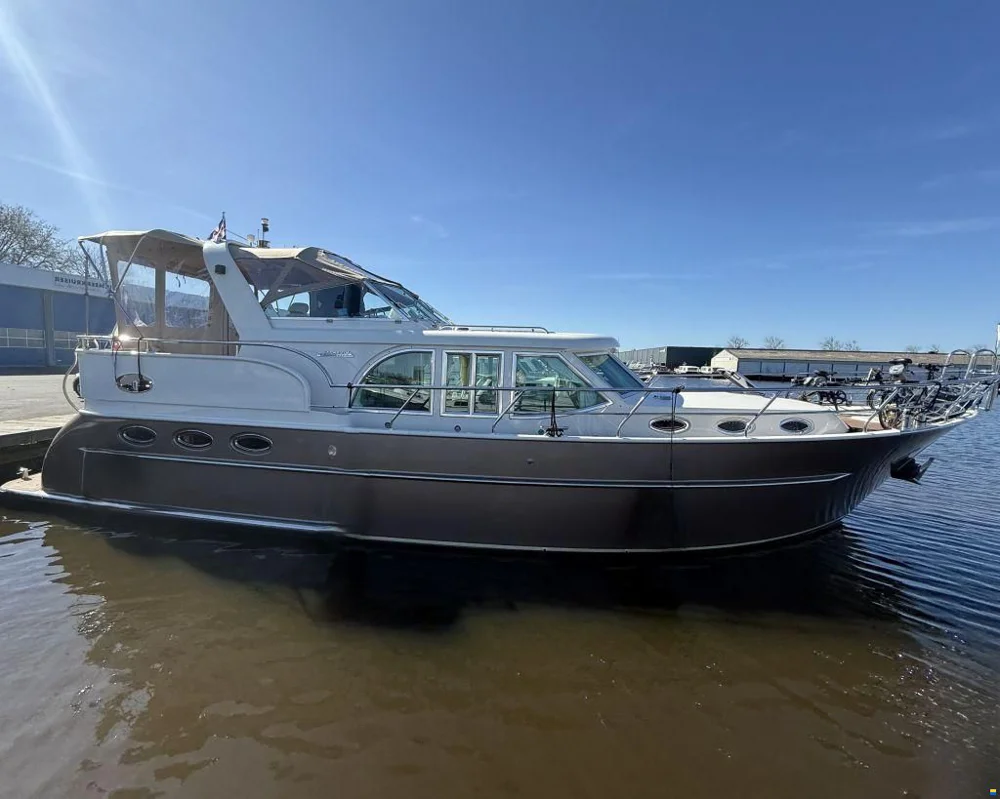 BoatPhoto.coverAlt