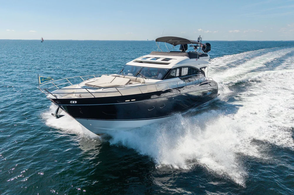 BoatPhoto.coverAlt