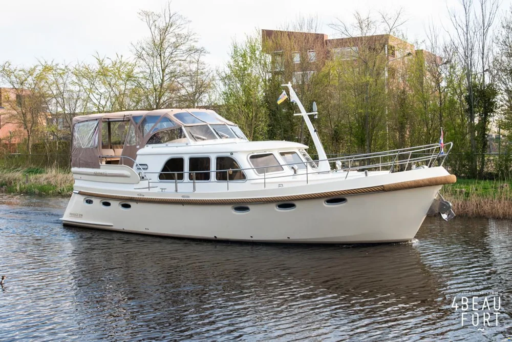 BoatPhoto.coverAlt
