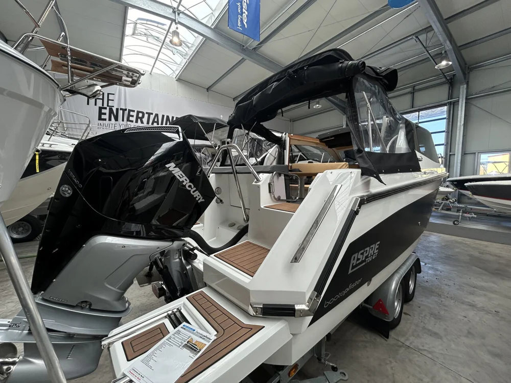 BoatPhoto.alt