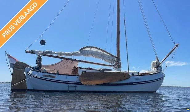BoatPhoto.coverAlt