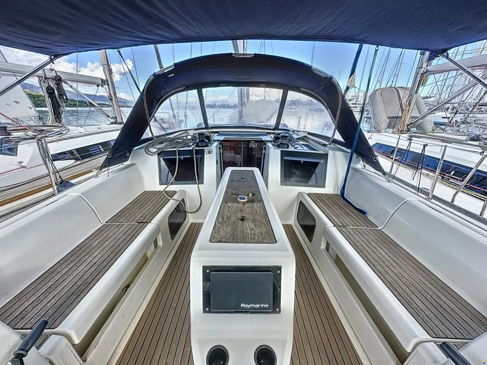 2015 Dufour 41.2 GL for sale in Corfu, Greece, photo 5 of 5