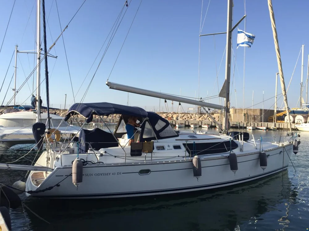 2004 Jeanneau Sun Odyssey 43 DS for sale in Greece, photo 2 of 5