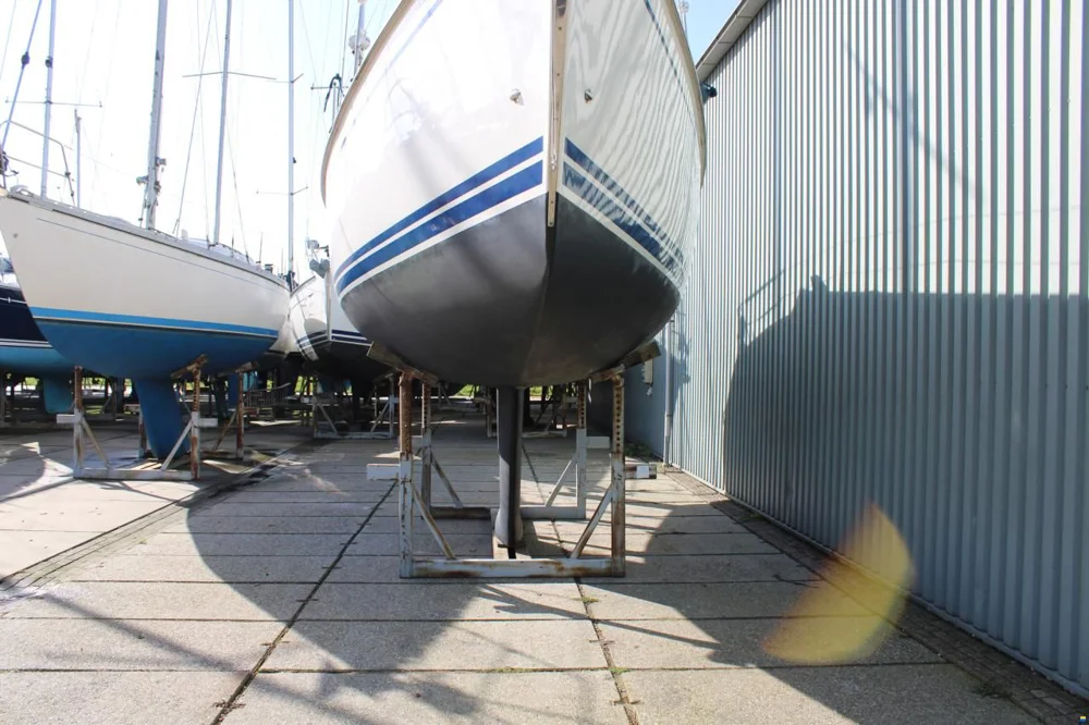 2003 35 for sale in Lelystad, The Netherlands, photo 3 of 5