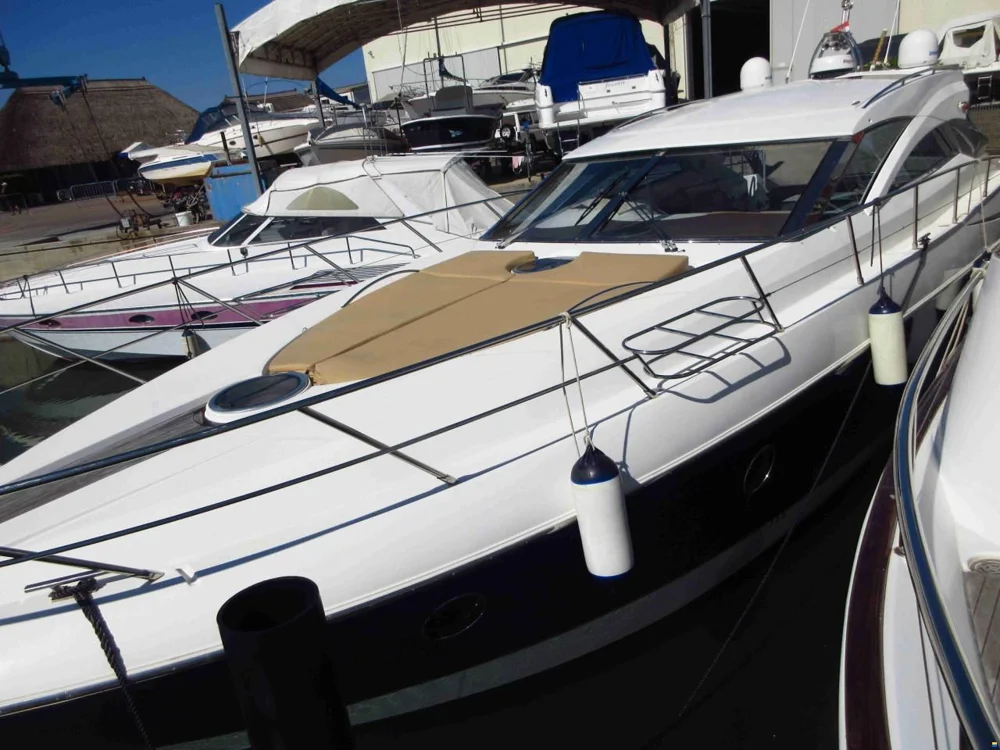 BoatPhoto.coverAlt
